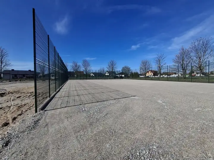 Postęp prac przy budowie Orlika w Ptaszkowie – nowy kompleks sportowy coraz bliżej