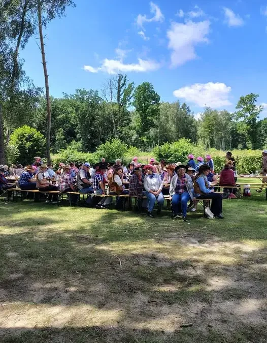 Piknik Country w Grodzisku Wielkopolskim: integracja seniorów z gośćmi z Francji