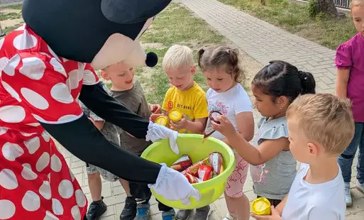 Czerwcowe atrakcje w Przedszkolu w Łubnicy – Dzień Dziecka, wizyta policji i zakończenie roku