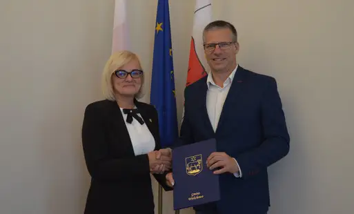 Umowa na przebudowę ul. Leśnej w Trzcinicy podpisana