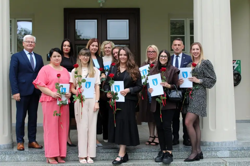 Awans zawodowy nauczycieli w gminie Rakoniewice – gratulacje od burmistrza