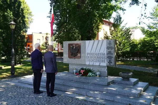Hołd dla obrońców Ojczyzny w Grodzisku Wielkopolskim z okazji Święta Wojska Polskiego