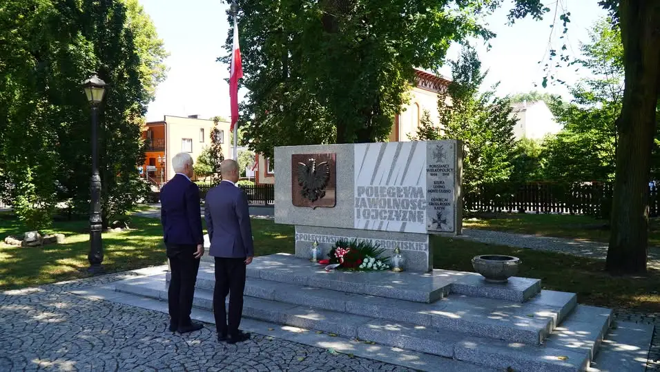 Hołd dla obrońców Ojczyzny w Grodzisku Wielkopolskim z okazji Święta Wojska Polskiego