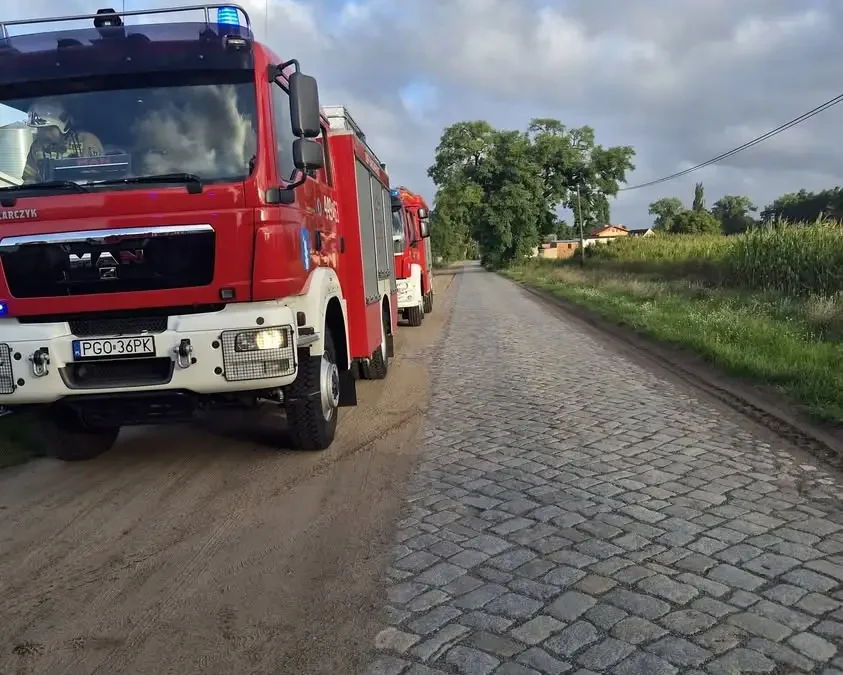Fałszywy alarm E-call w Tarnowie – interwencja strażaków