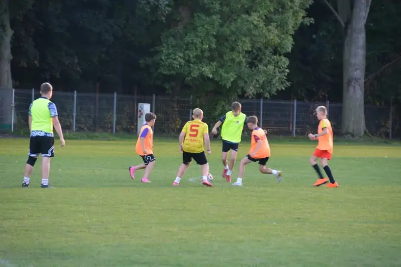 Juniorzy LKP Pieczarka Wielichowo trenują w ramach Programu KLUB