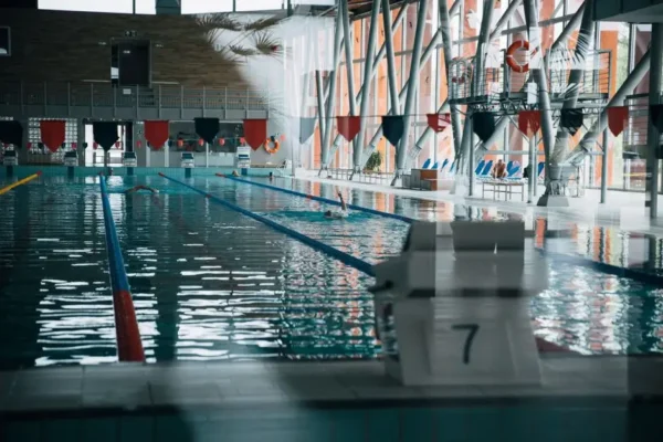 Aktywnie z ROSiR: pływalnia, kręgielnia, hala sportowa i bilard czekają na mieszkańców Rakoniewic