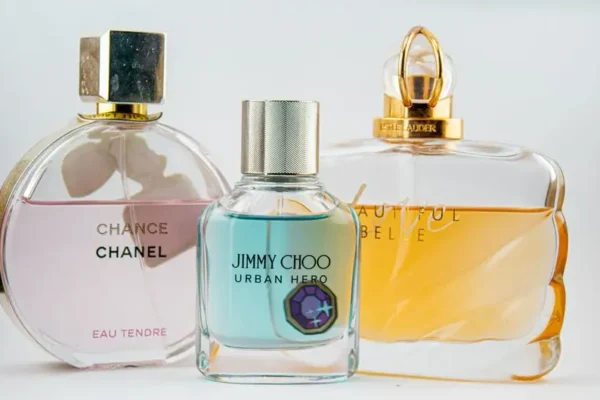 Podrobione perfumy na targowisku w Grodzisku Wielkopolskim. 64-latka odpowie przed sądem