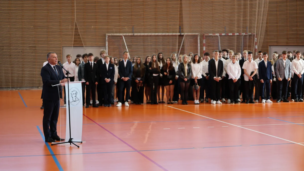 Ponad 580 pierwszoklasistów rozpoczęło naukę w szkołach powiatu grodziskiego