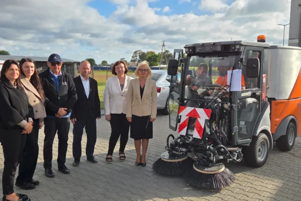 Wielichowo: nowa zamiatarka Hako Citymaster 650 w rękach ZGKiM