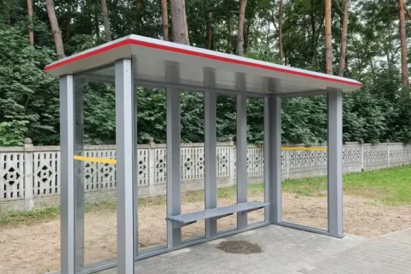 Rostarzewo: nowe wiaty przystankowe typu EOS-S już stoją